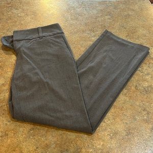 Women dress pants, like new! Super comfortable. Size 4